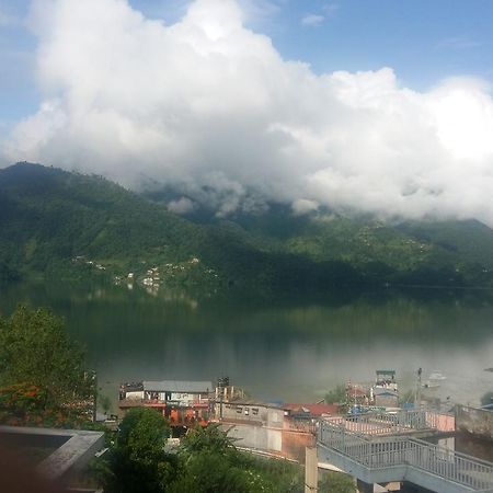 Hotel Bhadrakali Pokhara Inn エクステリア 写真