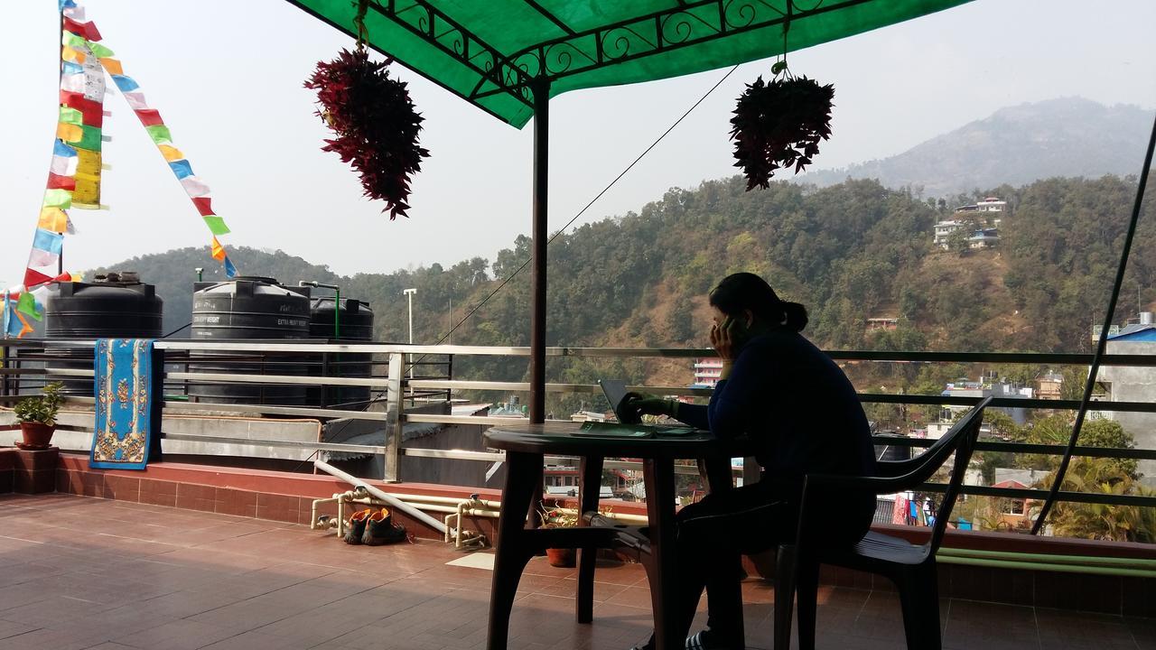 Hotel Bhadrakali Pokhara Inn エクステリア 写真