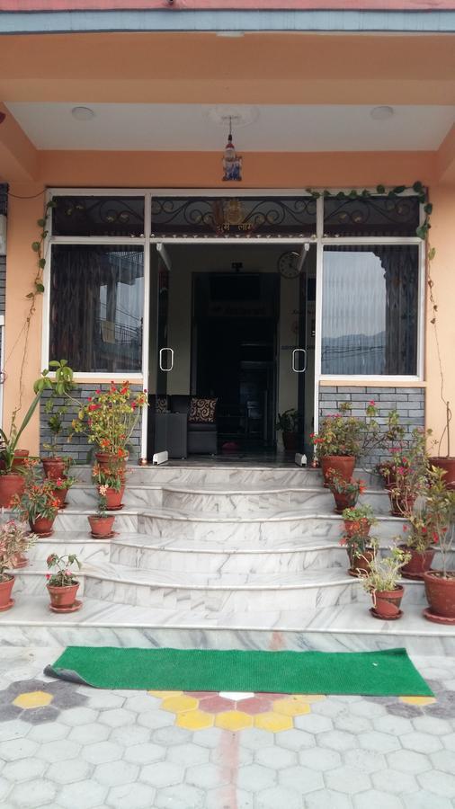 Hotel Bhadrakali Pokhara Inn エクステリア 写真