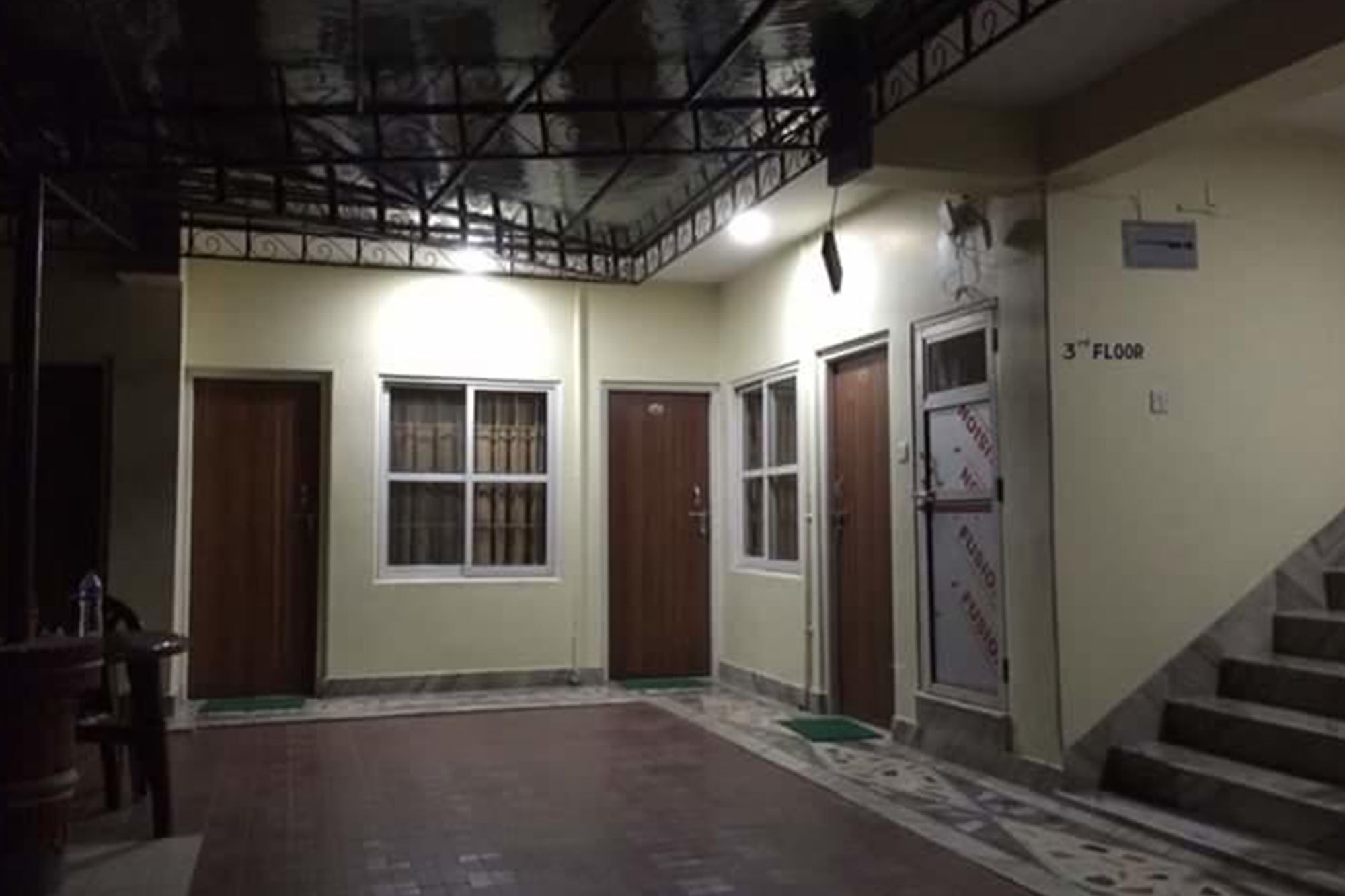 Hotel Bhadrakali Pokhara Inn エクステリア 写真